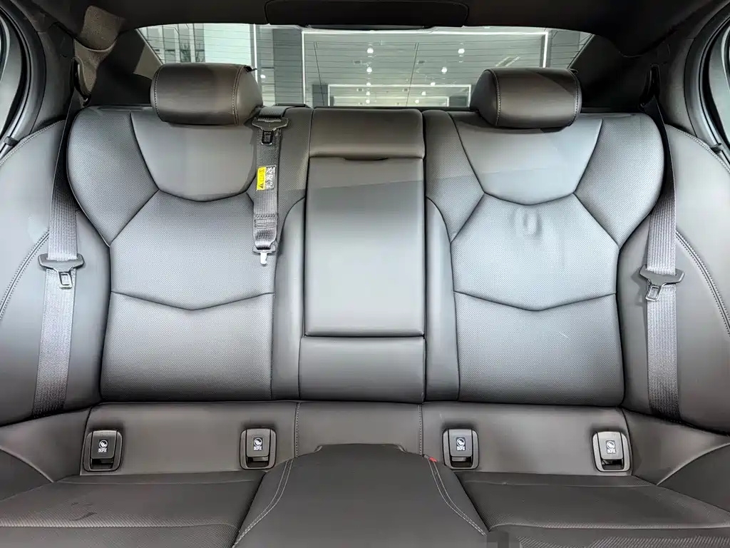 Cadillac CT5 — миниатюра 8