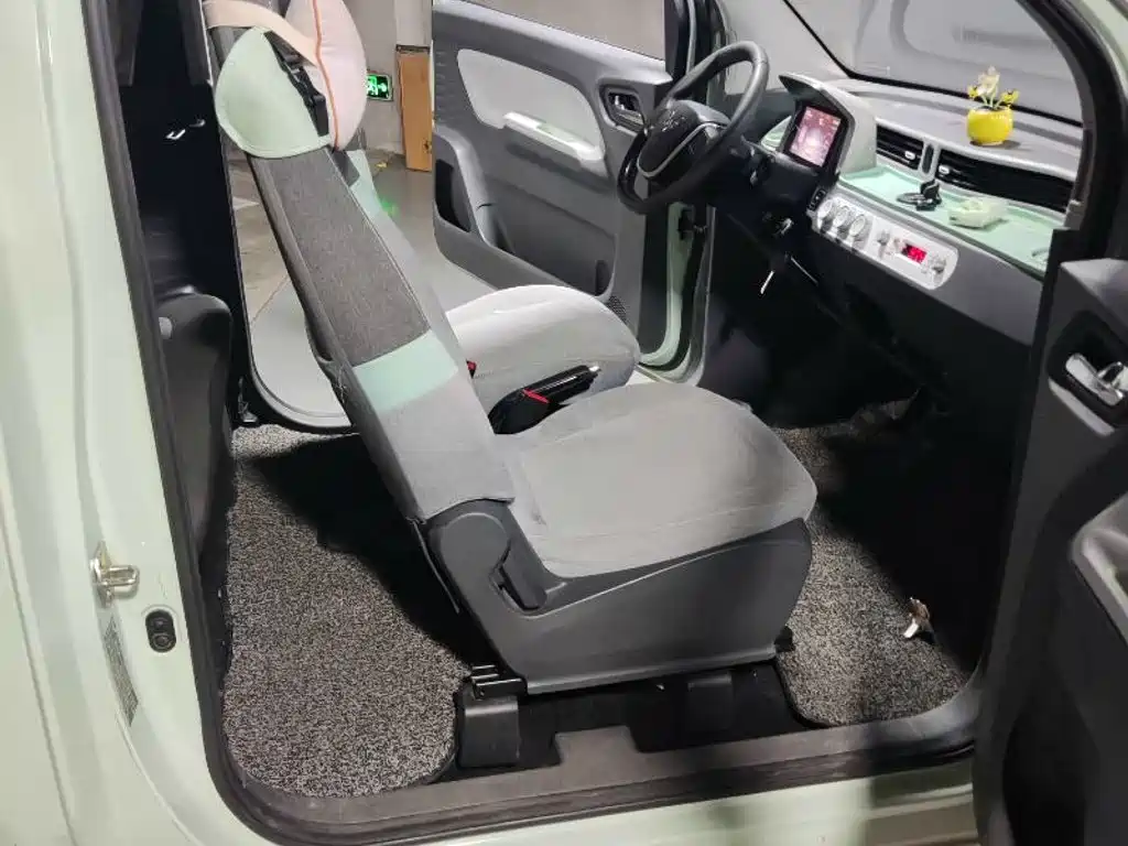 Wuling MINIEV — миниатюра 11