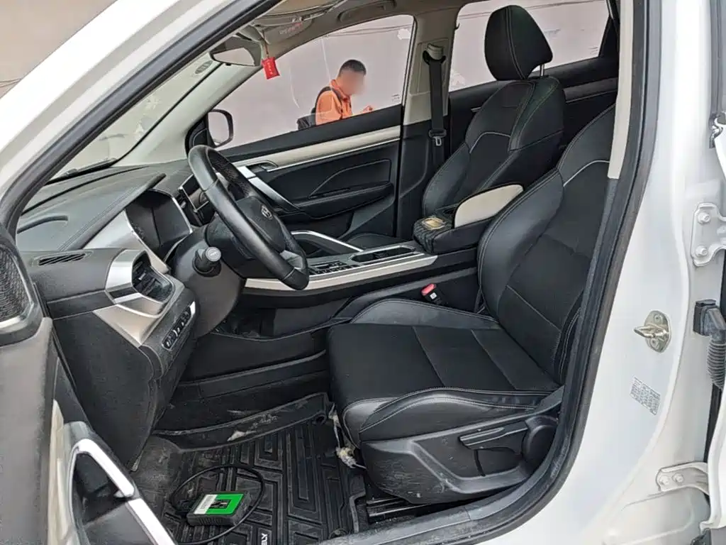 Geely Binyue — миниатюра 15