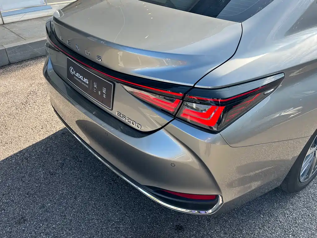 Lexus ES — миниатюра 6