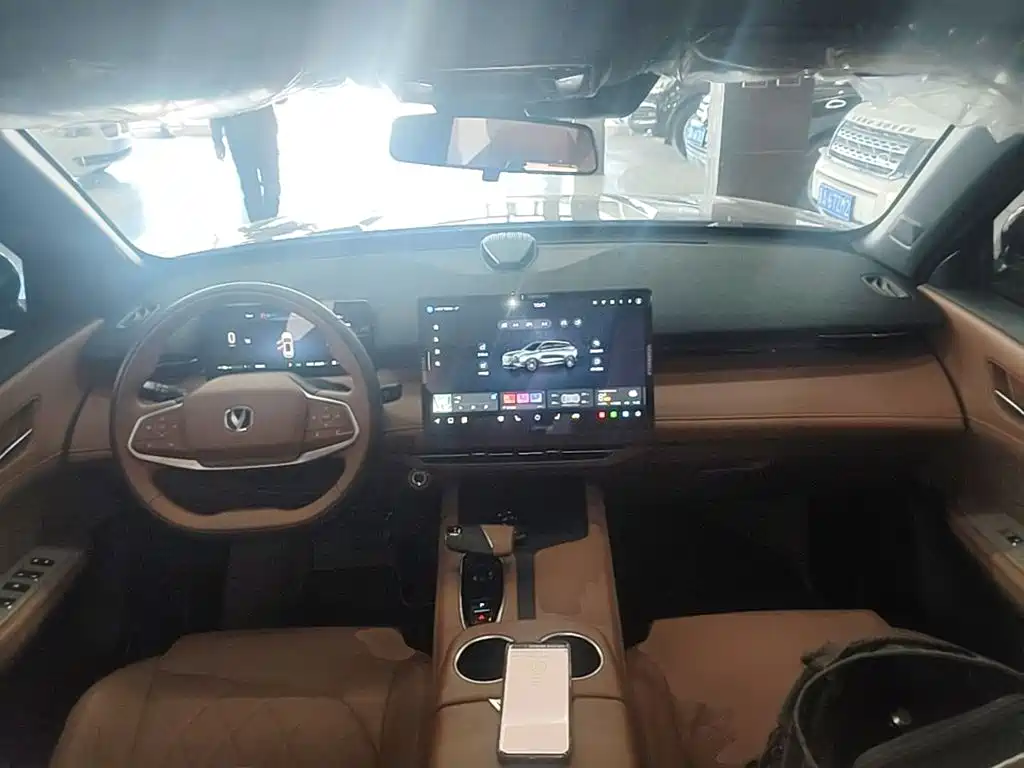 Changan UNI-Z New Energy — миниатюра 10