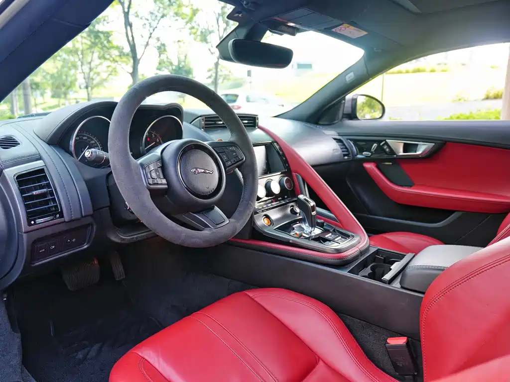 Jaguar F-TYPE — миниатюра 6