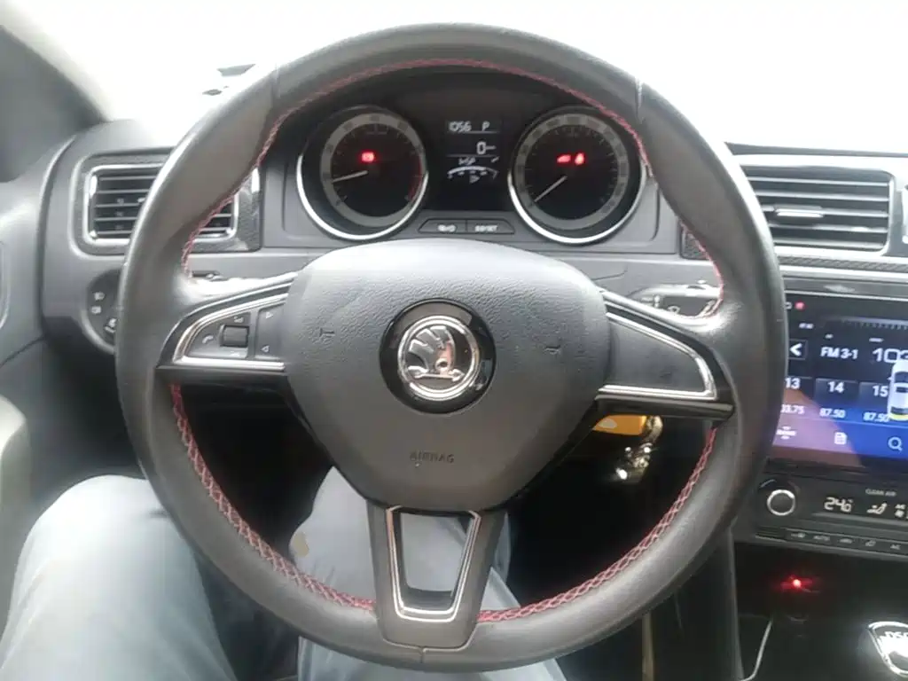 Skoda Rapid Spaceback — миниатюра 11