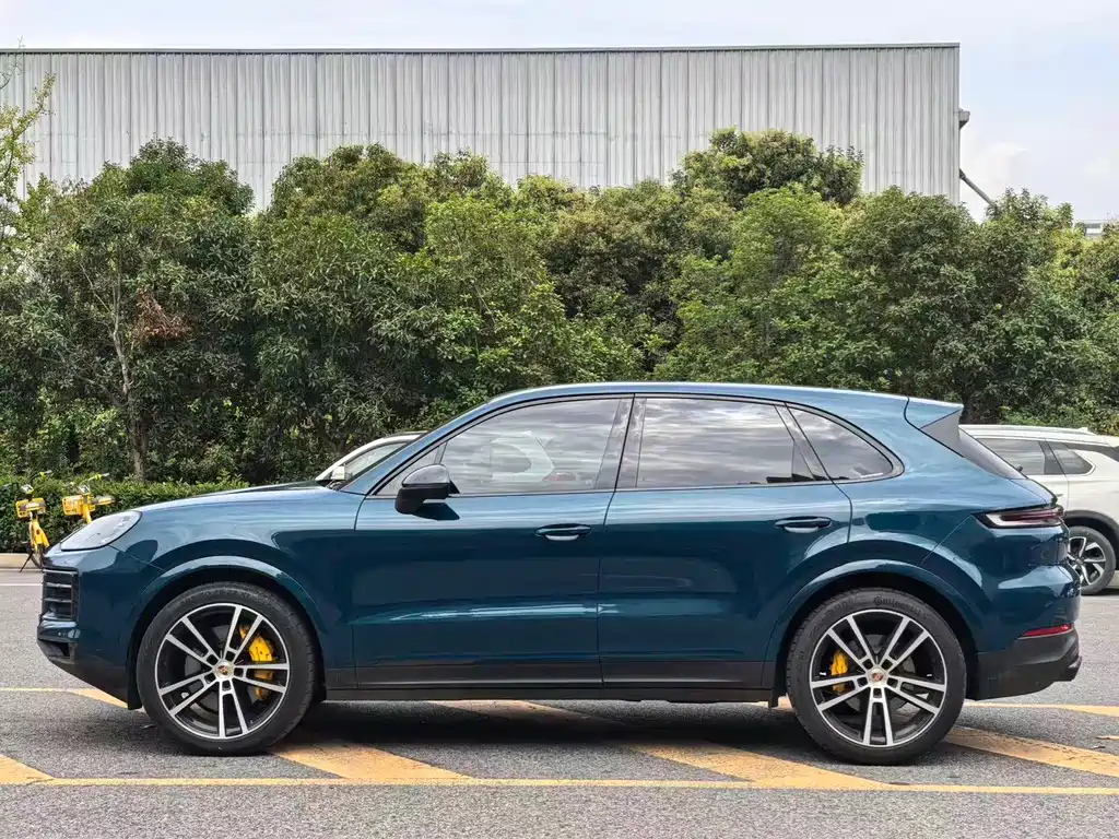 Porsche Cayenne — миниатюра 10