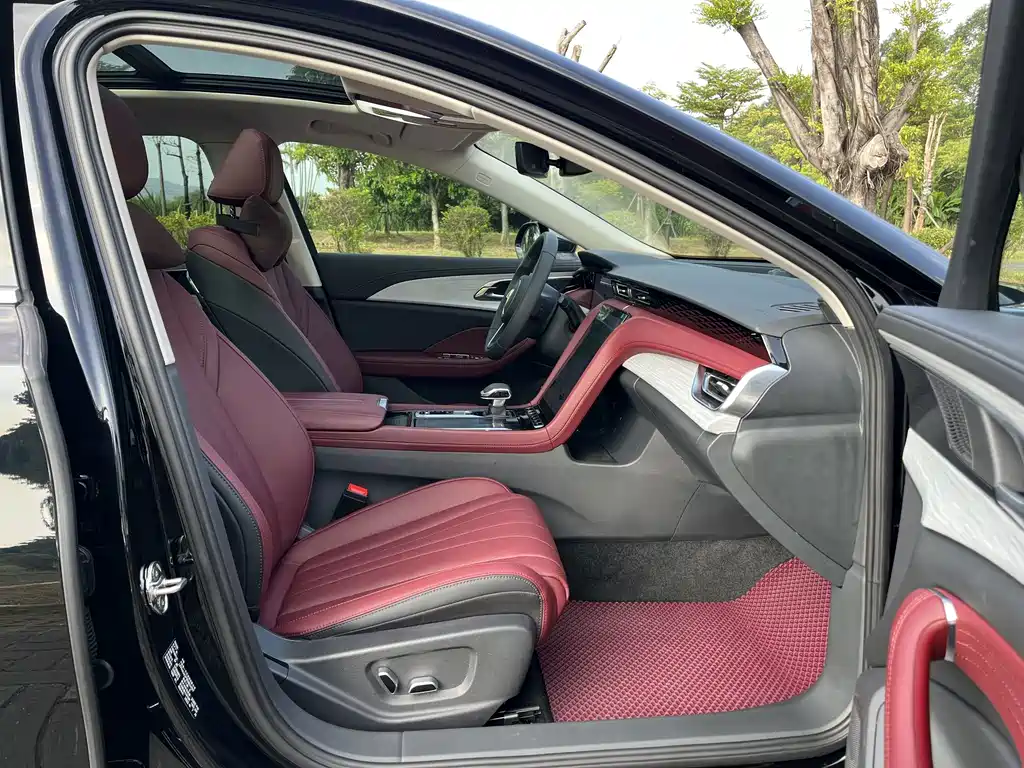 Hongqi Hongqi H5 — миниатюра 11