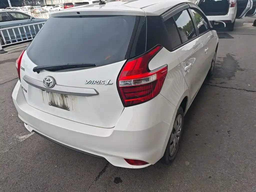 Toyota Yaris L — миниатюра 7