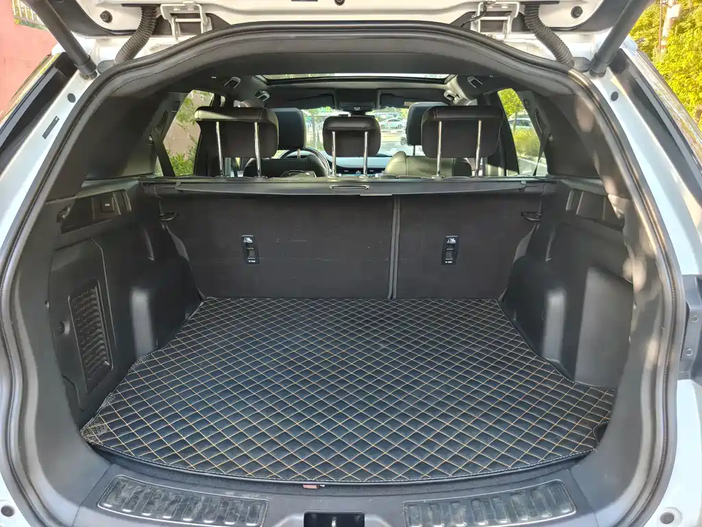 Land Rover Discovery Sport — миниатюра 17