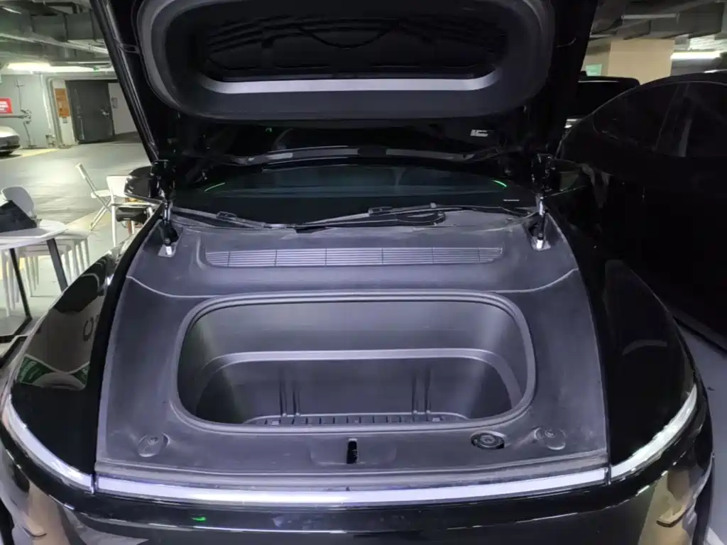 Tesla Model Y L — миниатюра 20