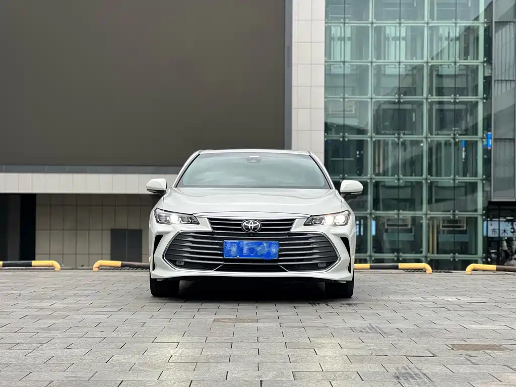 Toyota Avalon — миниатюра 2