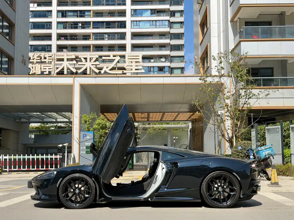 McLaren GT — миниатюра 3