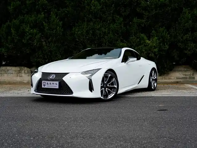 Lexus LC 2018 500h — фото 1