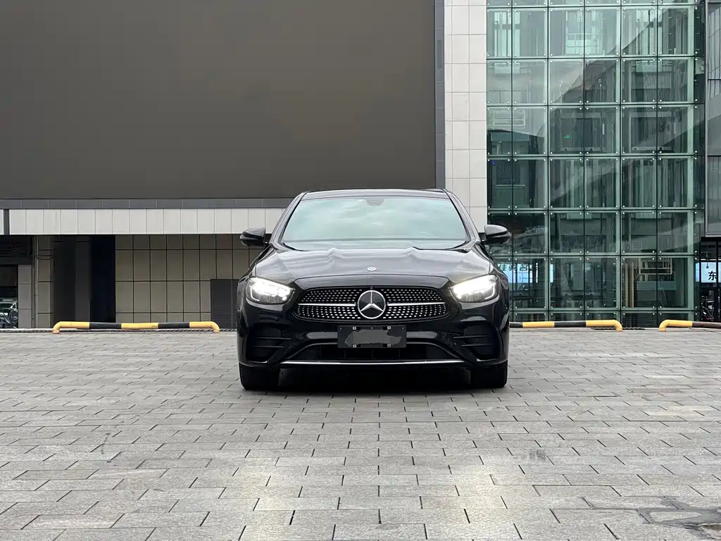 Mercedes-Benz E-Class — миниатюра 2