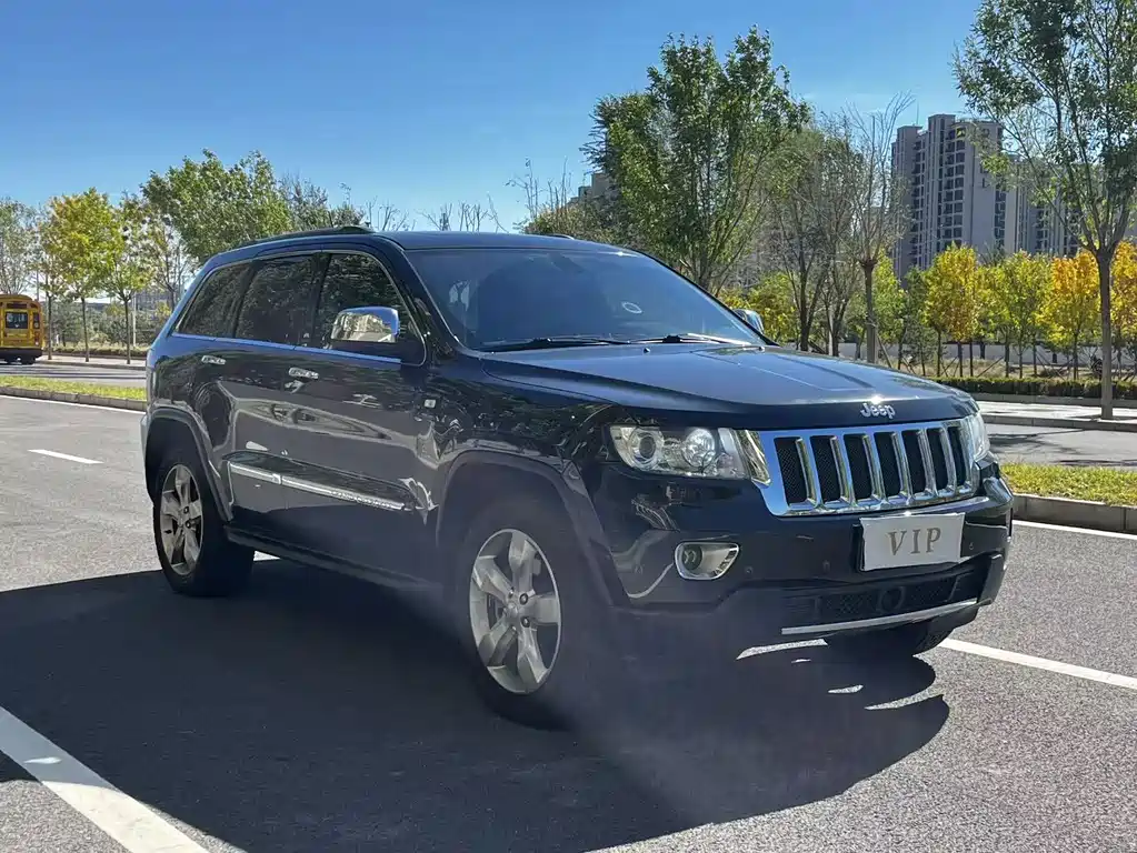 Jeep Grand Cherokee (Import) — миниатюра 3
