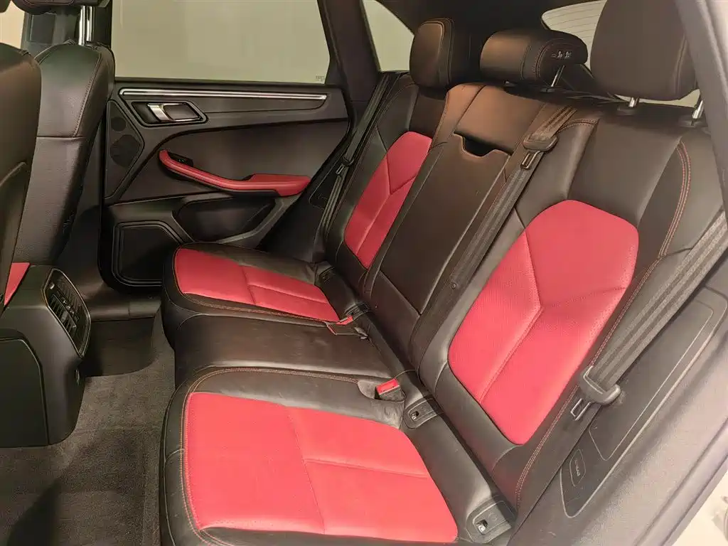 Porsche Macan — миниатюра 15