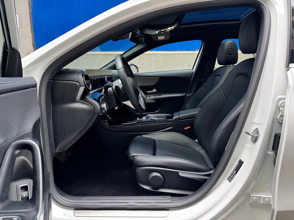 Mercedes-Benz A-Class — миниатюра 6