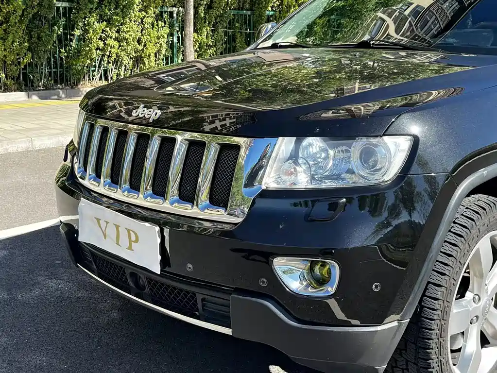 Jeep Grand Cherokee (Import) — миниатюра 11
