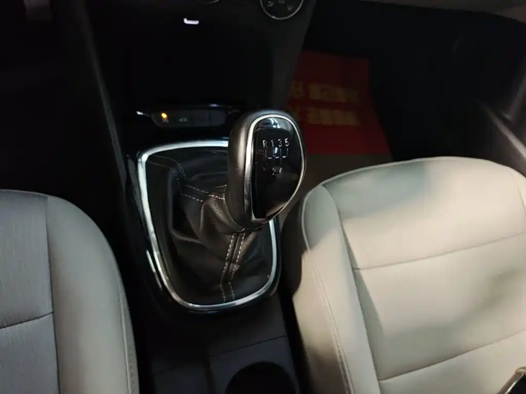 Buick Excelle — миниатюра 10