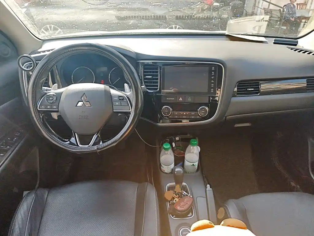 Mitsubishi Outlander — миниатюра 5