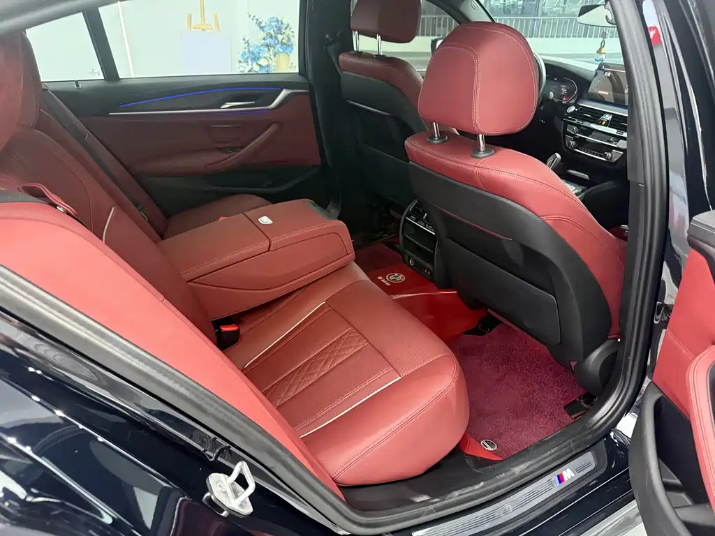 BMW 5 Series — миниатюра 6