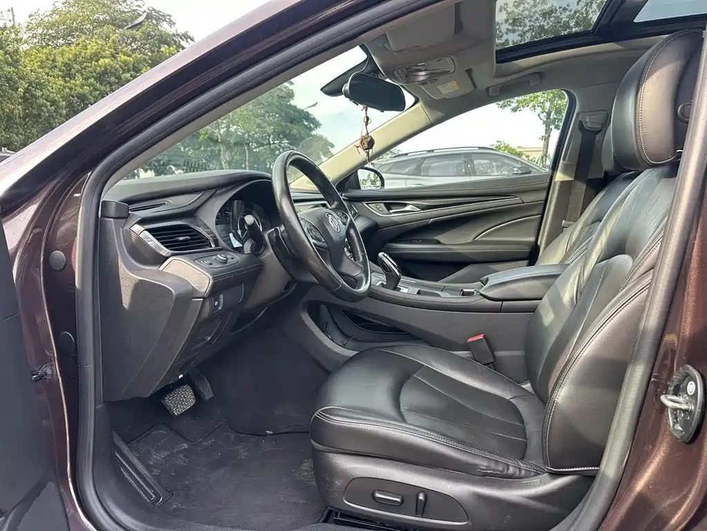 Buick LaCrosse — миниатюра 7