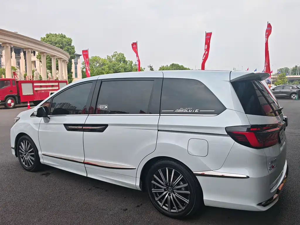 Honda Elysion — миниатюра 7