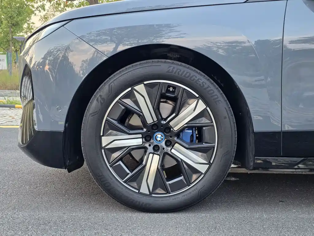 BMW iX — миниатюра 23
