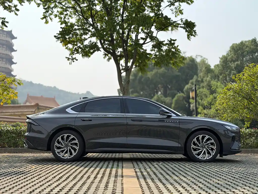 Lincoln Z — миниатюра 4