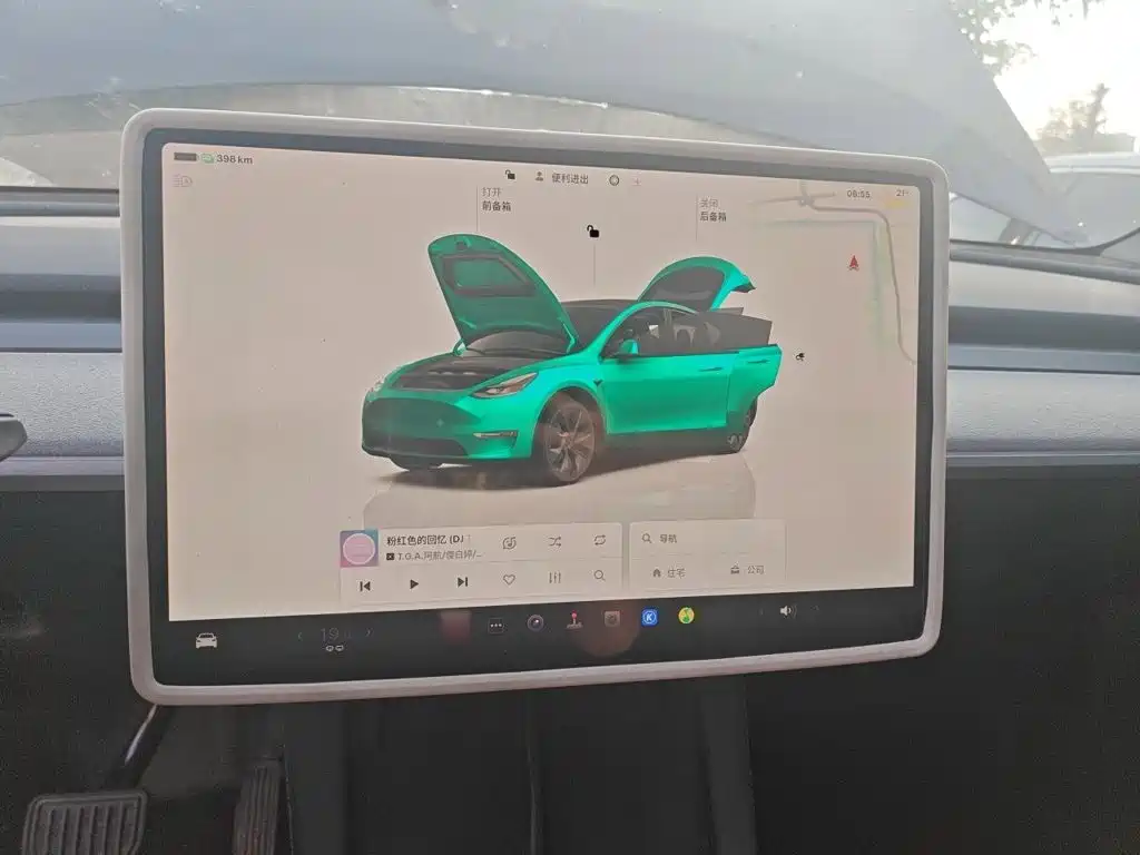 Tesla Model Y — миниатюра 4