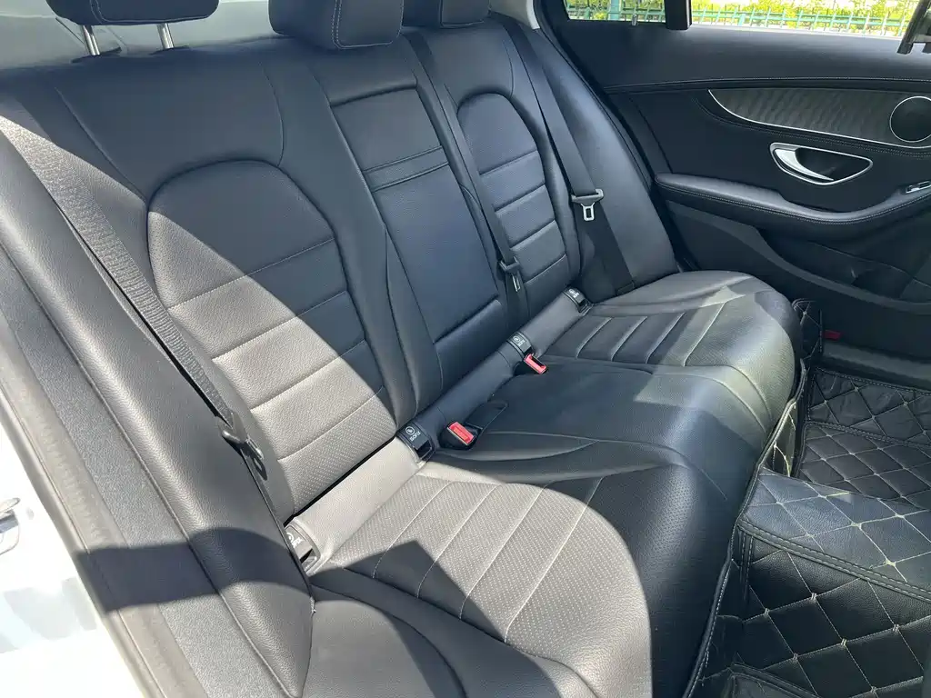 Mercedes-Benz C-Class — миниатюра 17