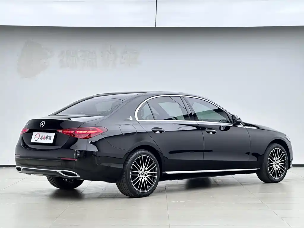 Mercedes-Benz C-Class — миниатюра 3