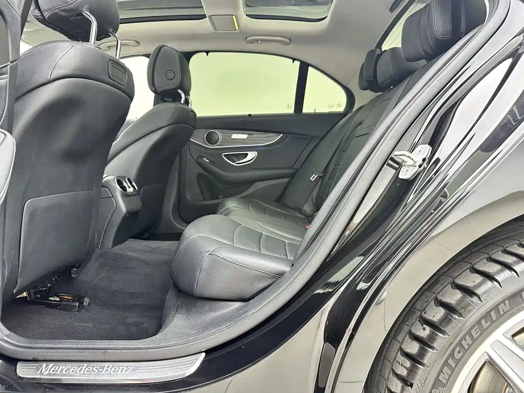 Mercedes-Benz C-Class — миниатюра 14