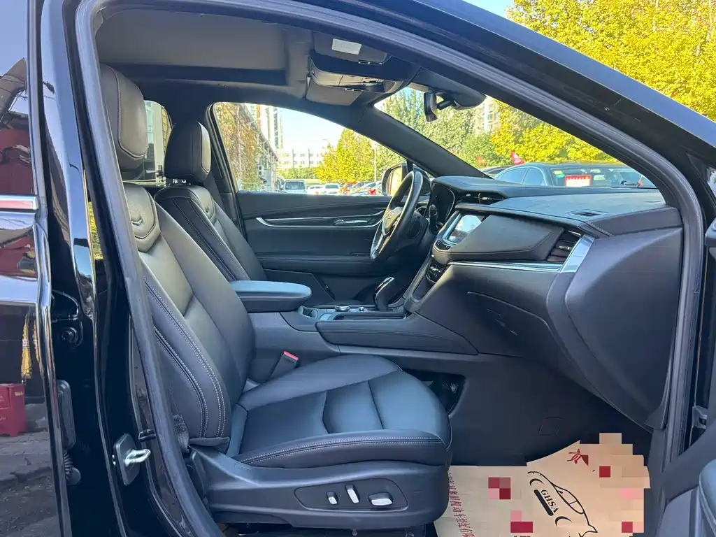 Cadillac XT5 — миниатюра 3