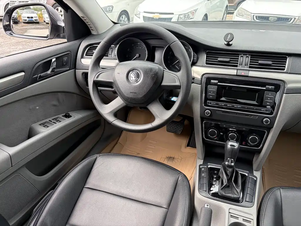 Skoda Superb — миниатюра 11