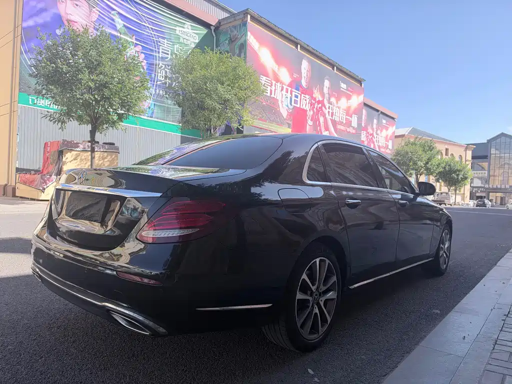 Mercedes-Benz E-Class — миниатюра 4