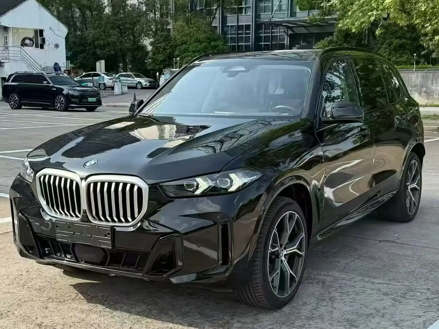 宝马X5 2025款 xDrive 30Li 尊享型M运动曜夜套装 2025