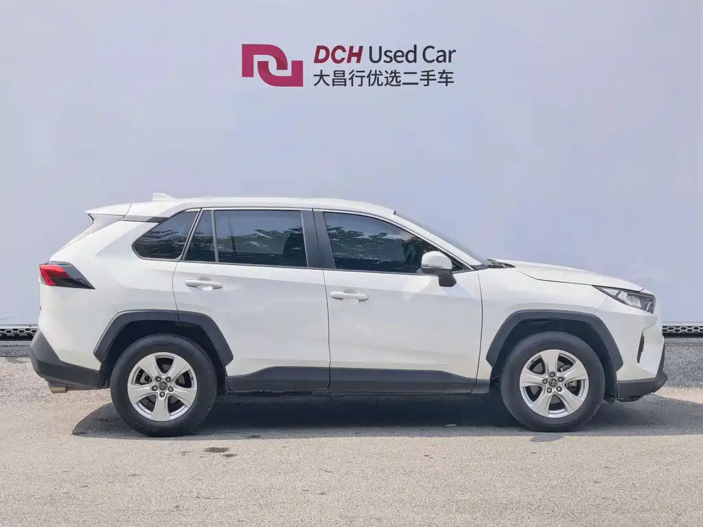Toyota RAV4 — миниатюра 3