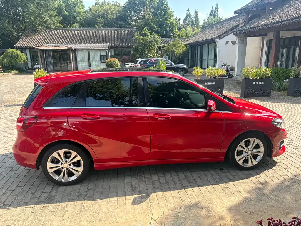 Mercedes-Benz B-Class — миниатюра 7