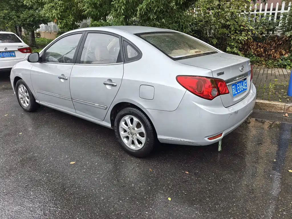 Hyundai Elantra — миниатюра 6