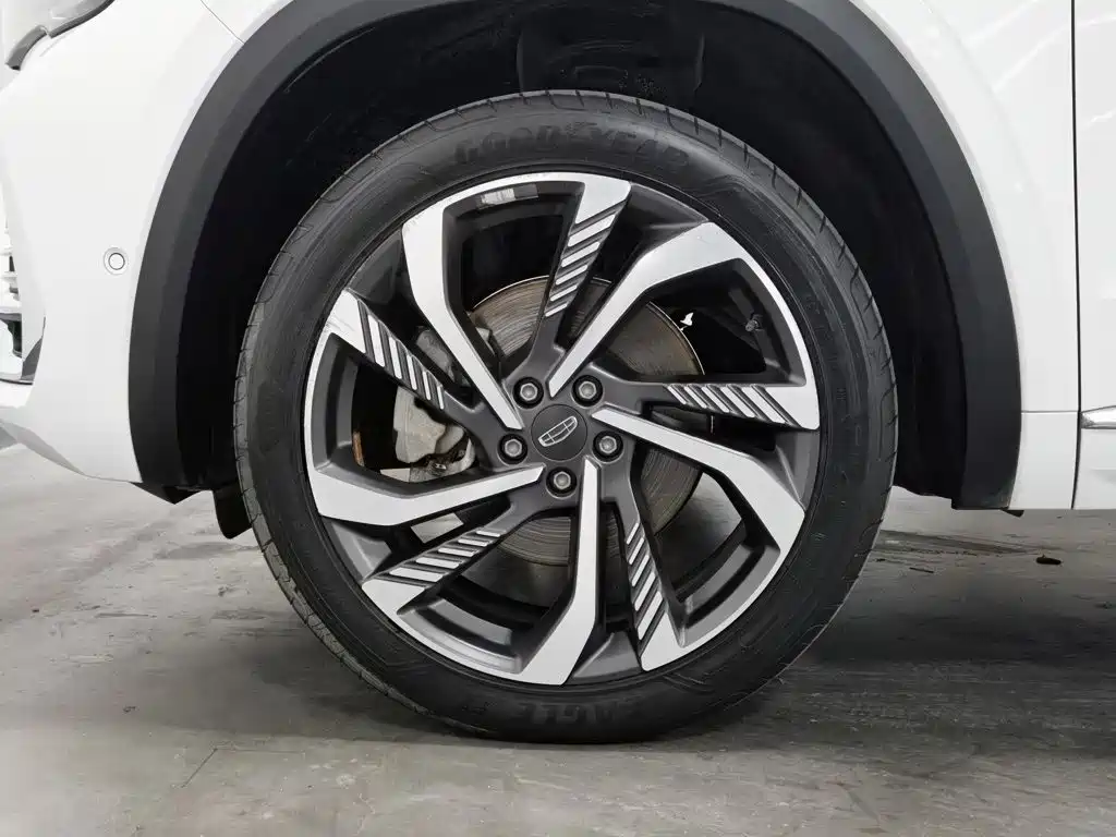 Geely Xingyue L — миниатюра 17
