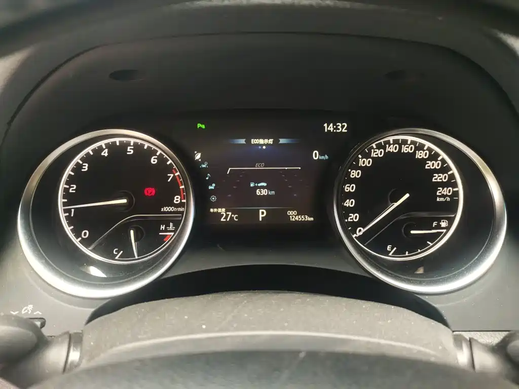 Toyota Camry — миниатюра 12