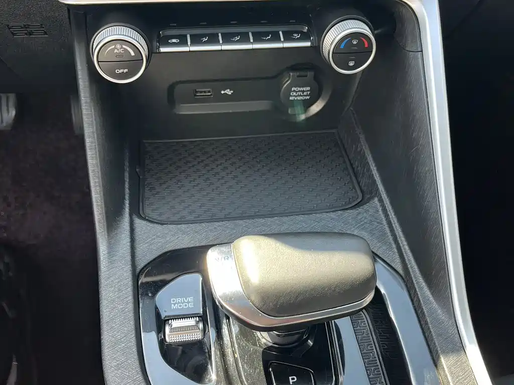Geely Binyue — миниатюра 16