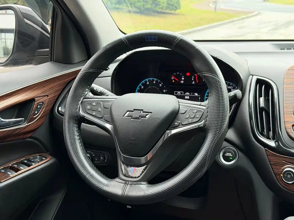 Chevrolet Equinox — миниатюра 17