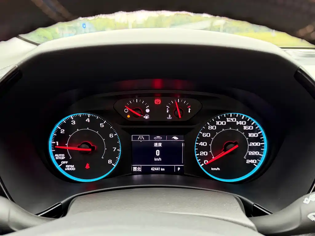Chevrolet Equinox — миниатюра 18