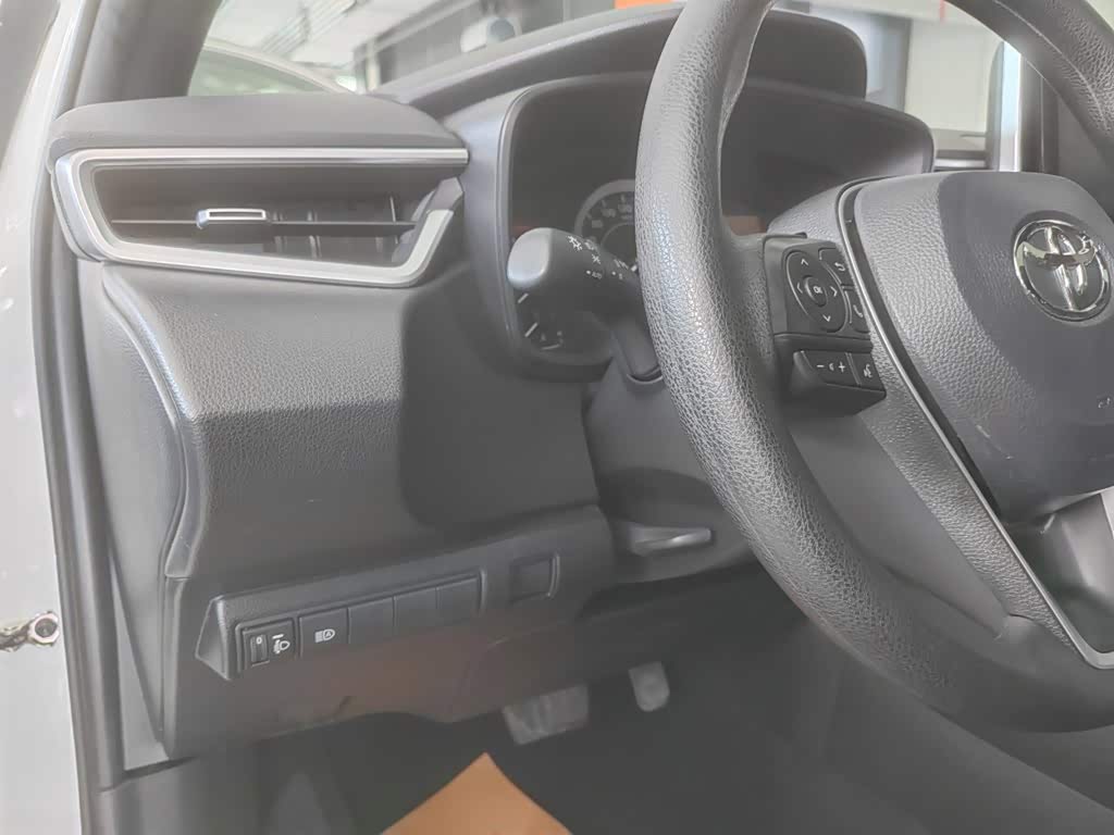 Toyota Levin 1.2 л 2022 г. Белый, пробег 29000 км