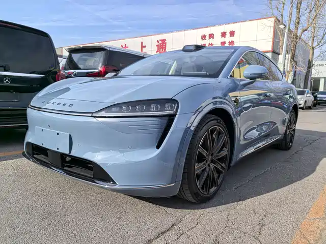 AITO WISDOM WORLD R7 2024