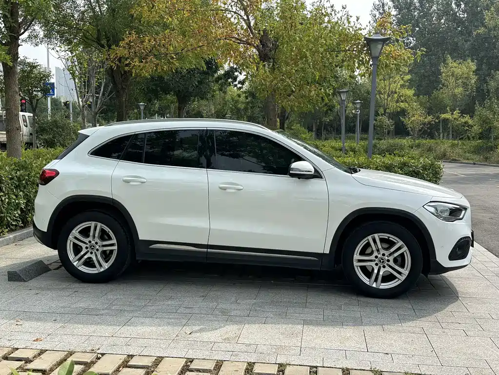 Mercedes-Benz GLA — миниатюра 7