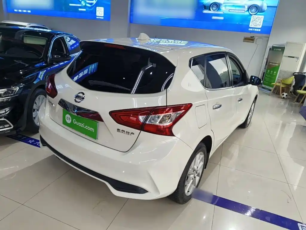 Nissan Tiida — миниатюра 7