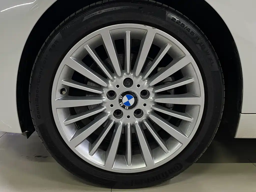 BMW 3 Series — миниатюра 11