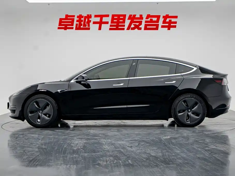 Tesla Model 3 — миниатюра 7