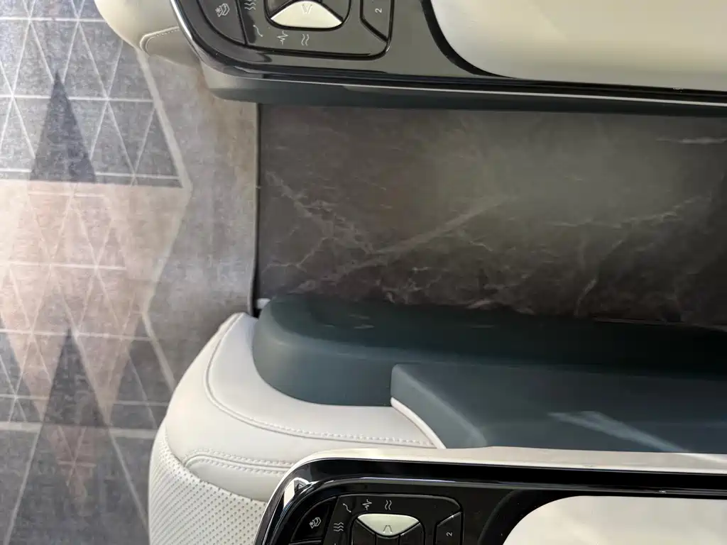 BYD Xia — миниатюра 10